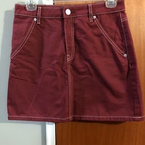 🌟 Burgundy mini skirt